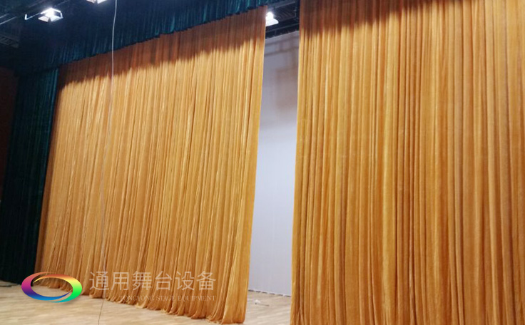 舞臺大幕舞臺阻燃幕布m.dalifu.cn、二、三道幕等分割表演區域，移換場景不間斷