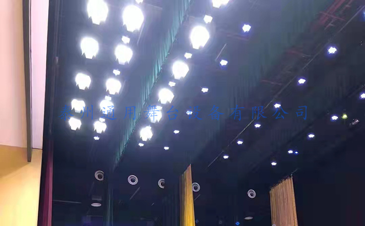 舞臺機械核心——舞臺吊桿機械設備！采用蝸輪蝸桿減速系統，磨擦系數小，傳動效率高！