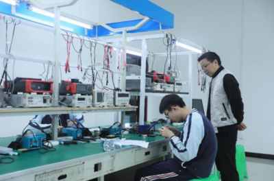 技能 讓生活更美好——電子產品點亮青春之光